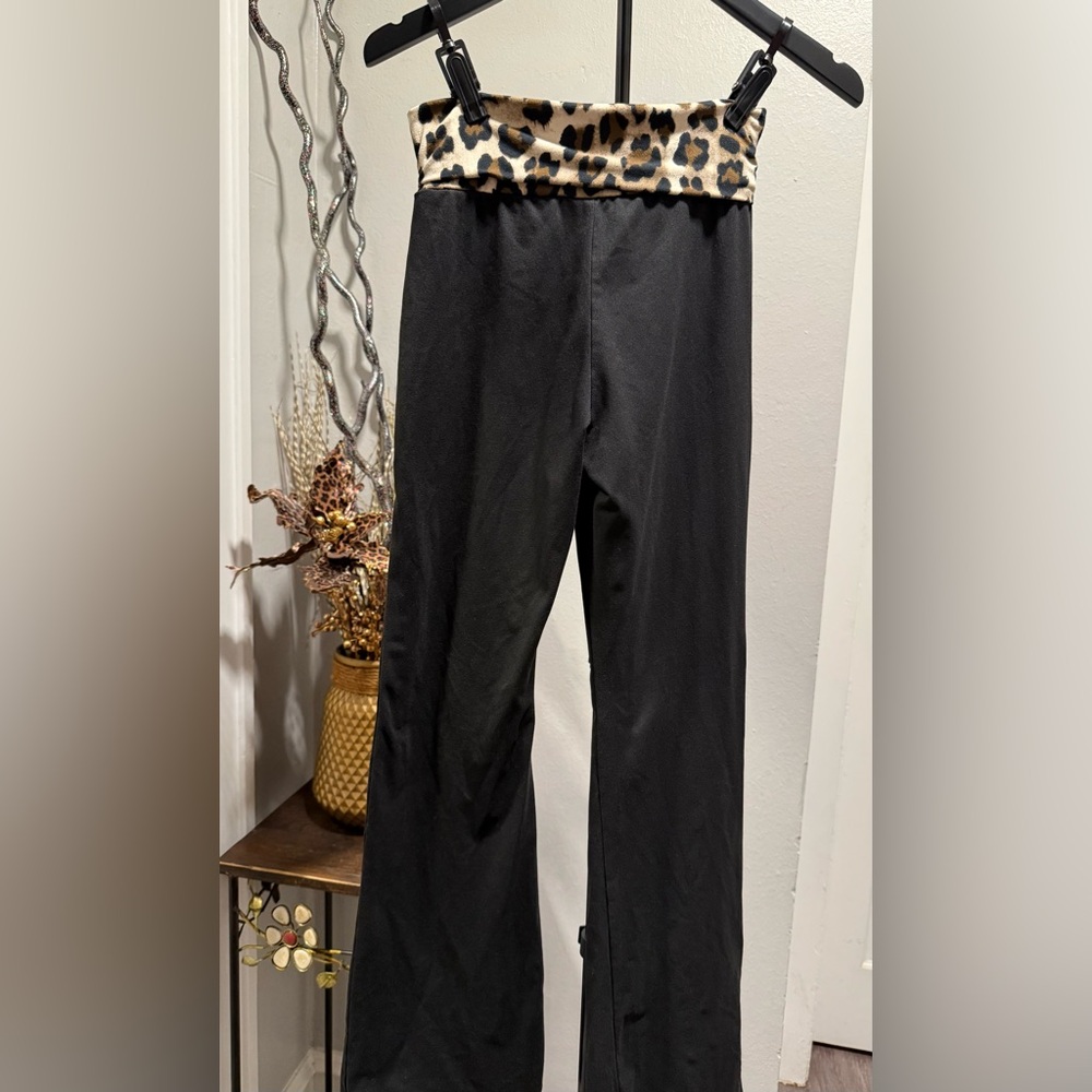 Leopard Waistband Black Flare-Leg Yoga Pants Women's Size S